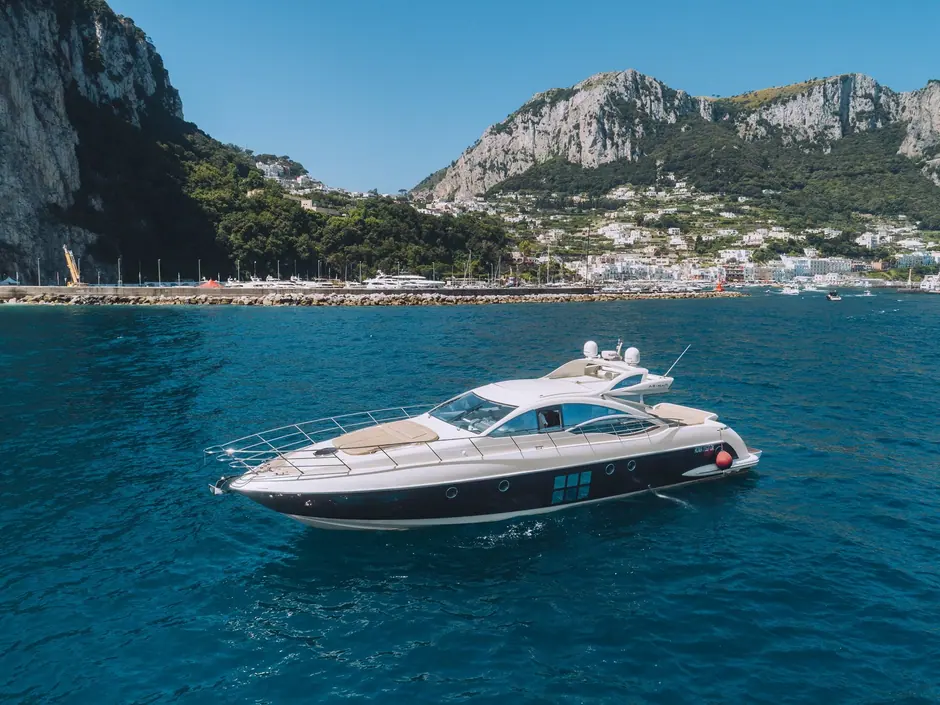 Azimut 62s-19