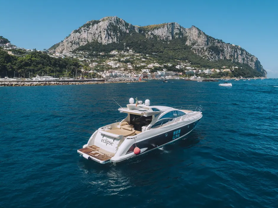 Azimut 62s-25
