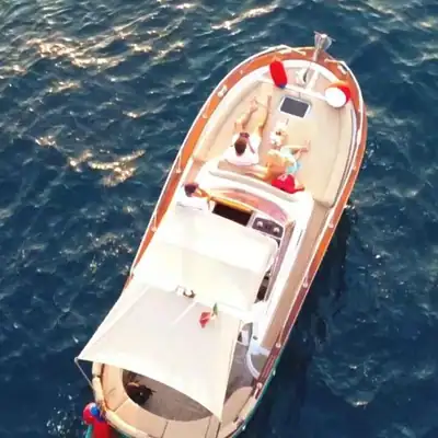 @corallo_charter - Photo: 1