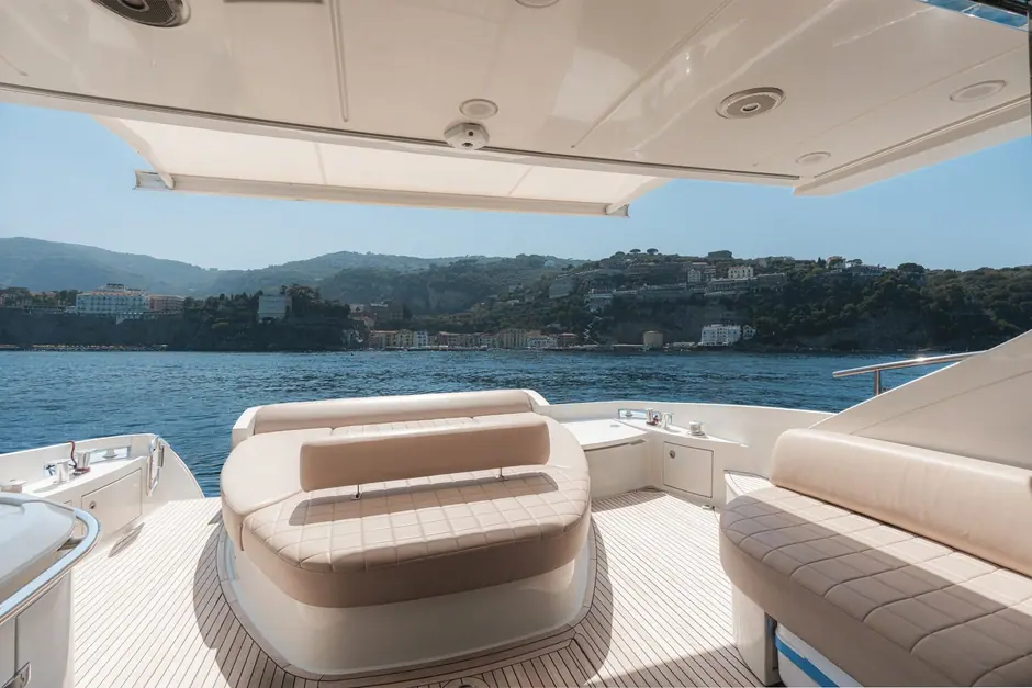 Azimut 62s-18